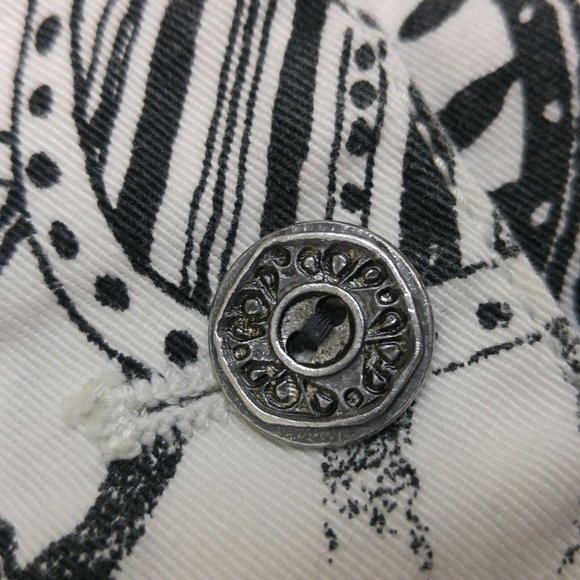 Chicos Black White Jean Jacket Denim Sequined Size 2 Abstract Floral Graphic - Picture 8 of 11